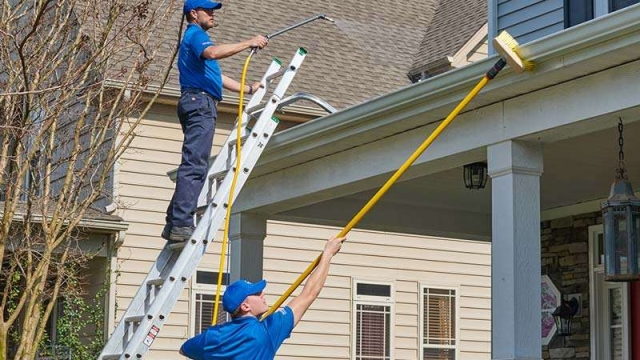 How to Choose an Exterior Cleaning Company You Can Trust